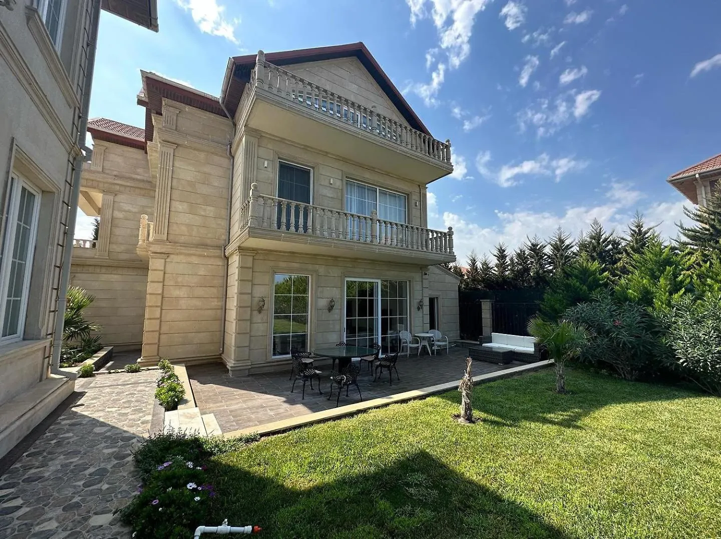 Luxury Villas At Sea Breeze Resort Baku